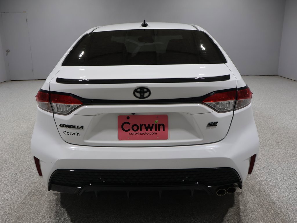 2022 Toyota Corolla SE photo 3