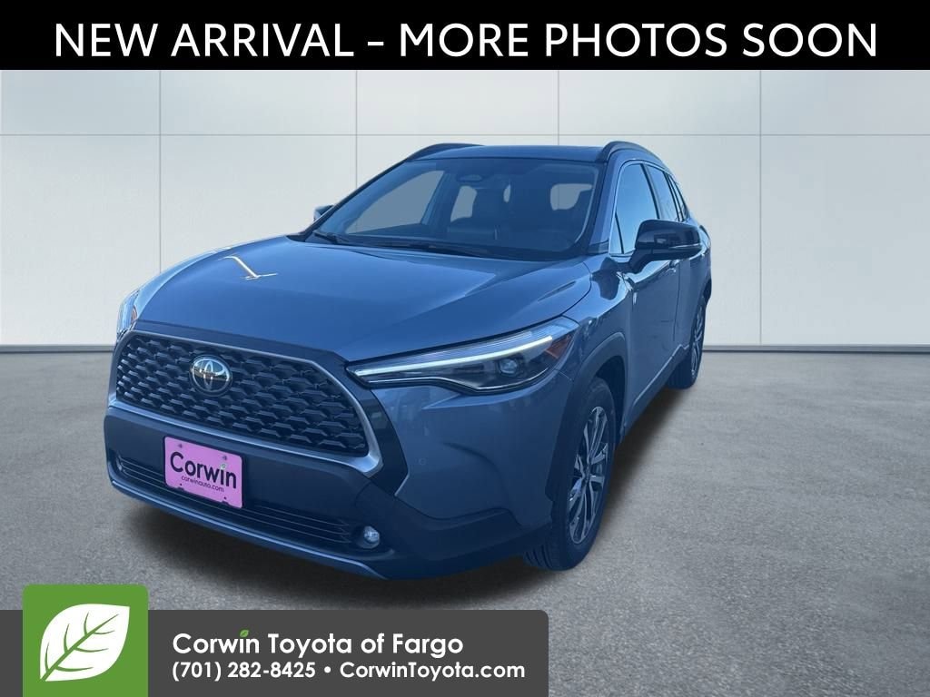 Used 2025 Toyota Corolla Cross XLE SUV