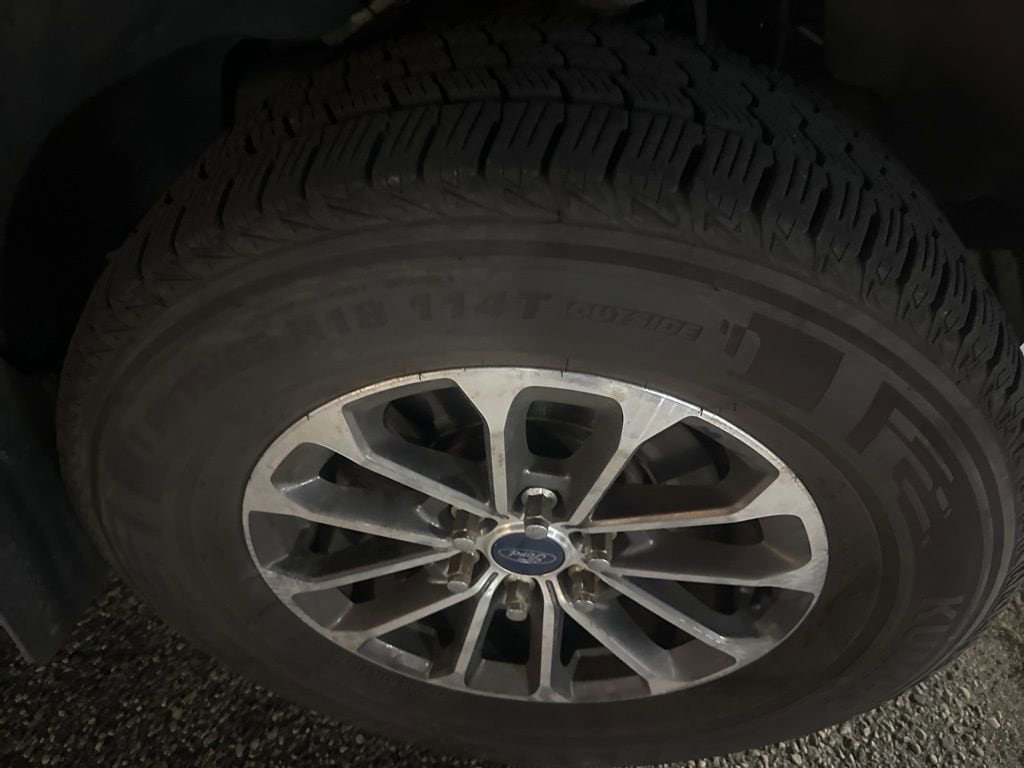 Used 2011 Ford F-150 Lariat Truck SuperCrew Cab