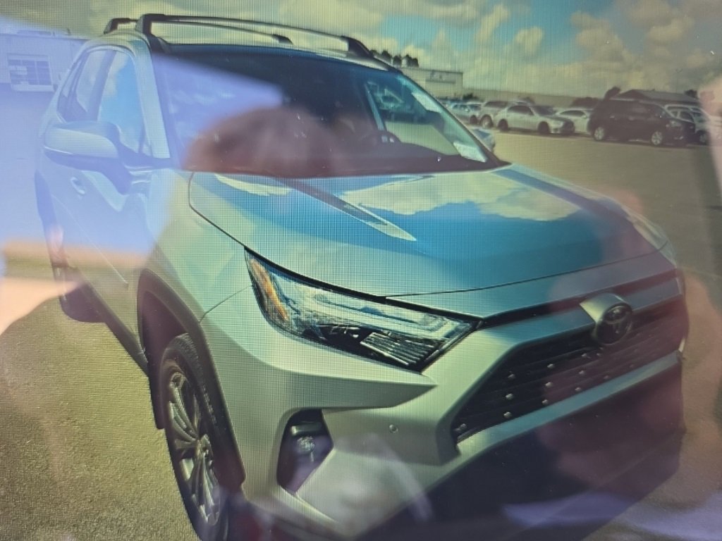 2023 Toyota RAV4 Hybrid Limited photo 2