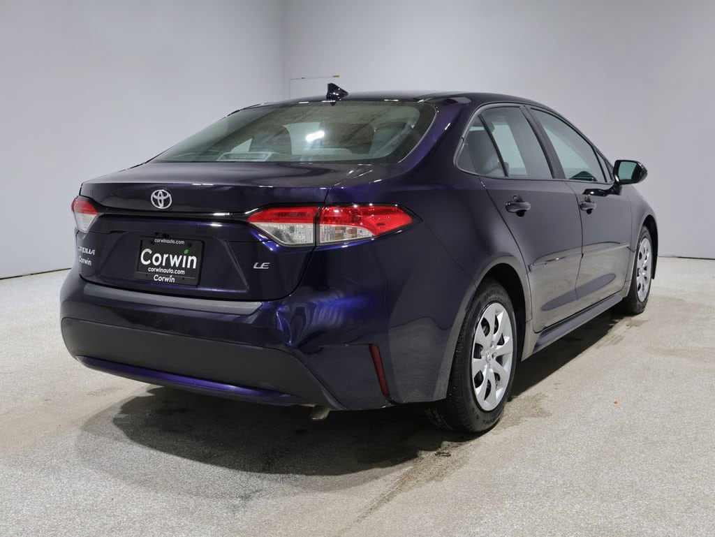 2022 Toyota Corolla LE photo 2