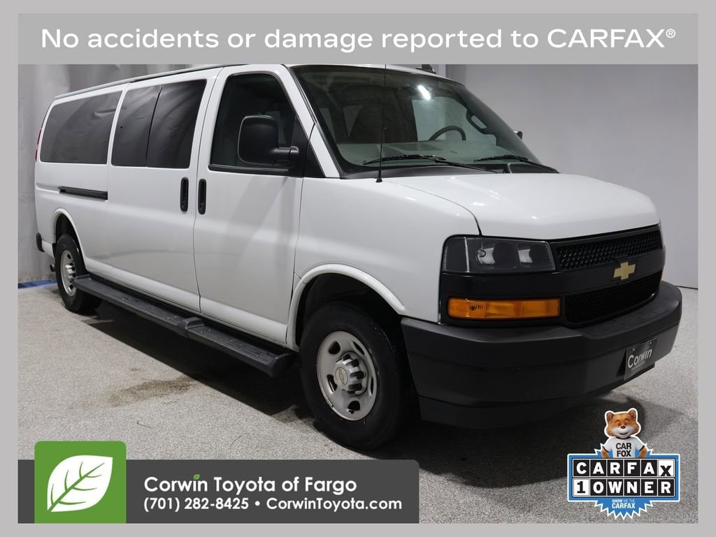 2023 Chevrolet Express Passenger LS's photo