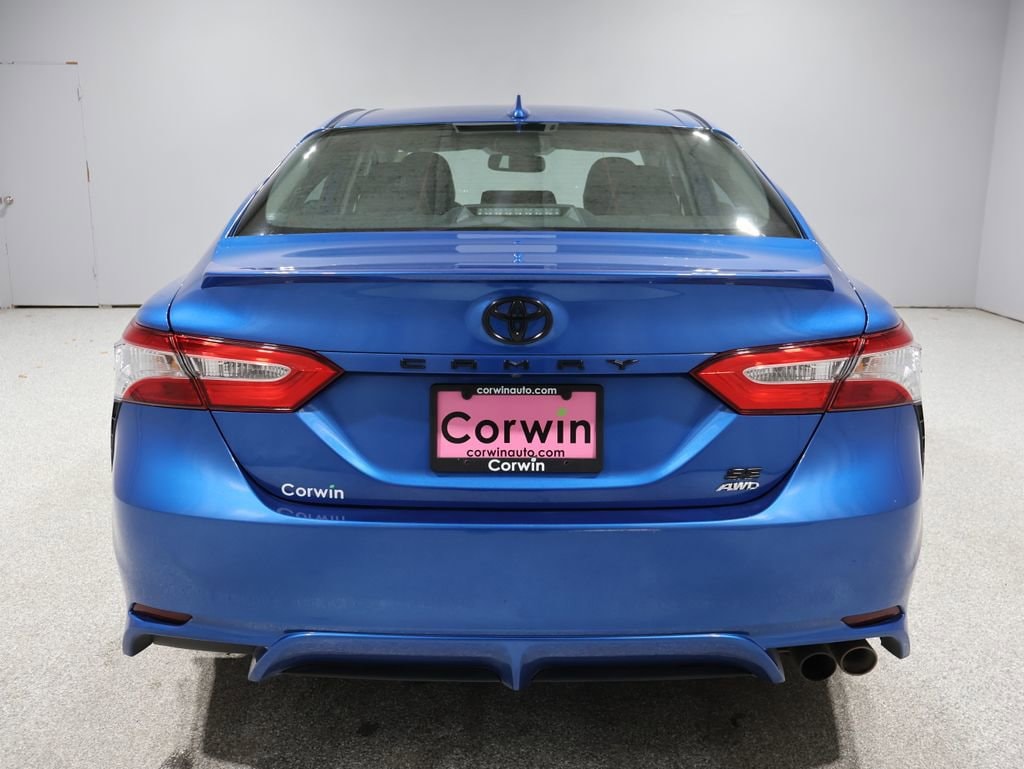Used 2020 Toyota Camry SE Sedan