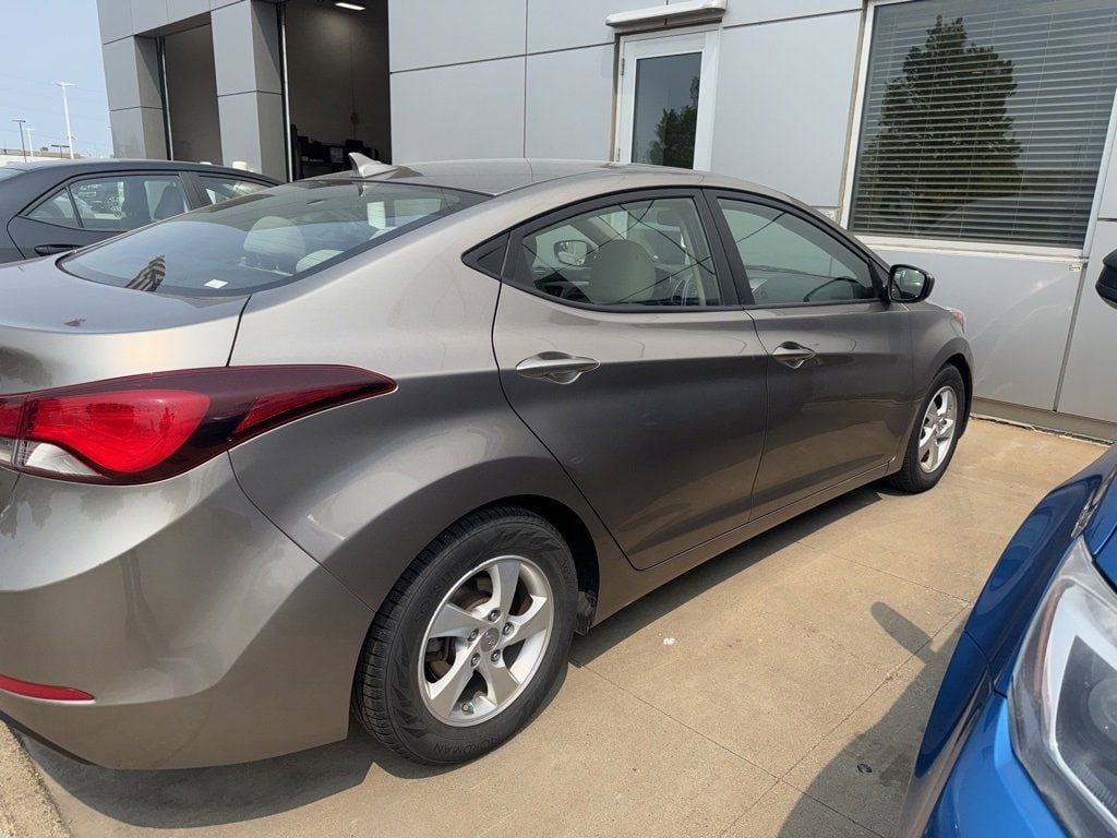 Used 2014 Hyundai Elantra SE with VIN 5NPDH4AE9EH484398 for sale in Fargo, ND
