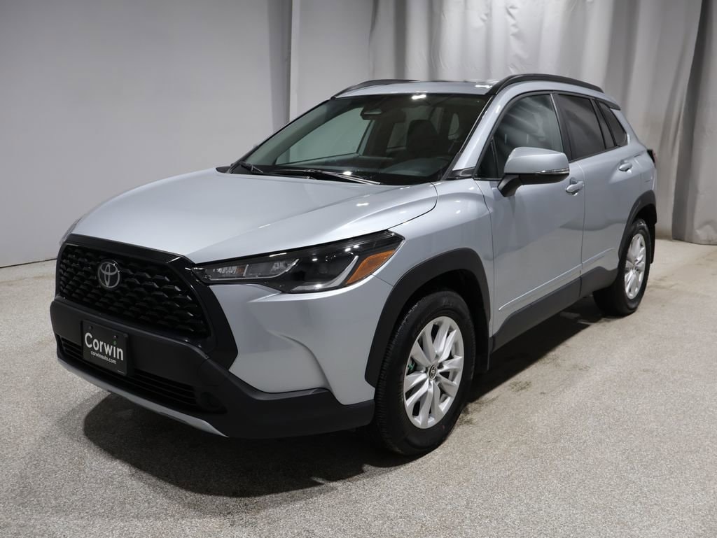 2023 Toyota Corolla Cross LE photo 4