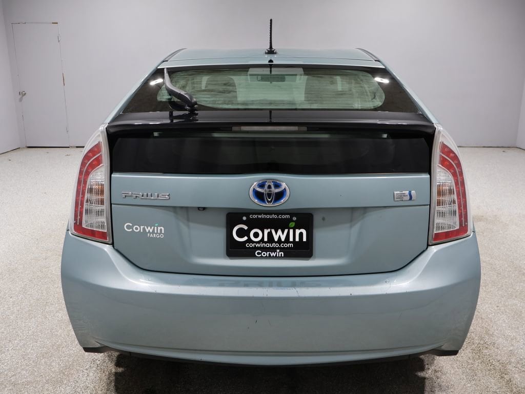 2013 Toyota Prius Three photo 2