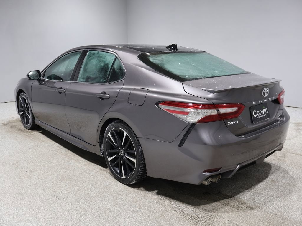 2019 Toyota Camry XSE photo 4
