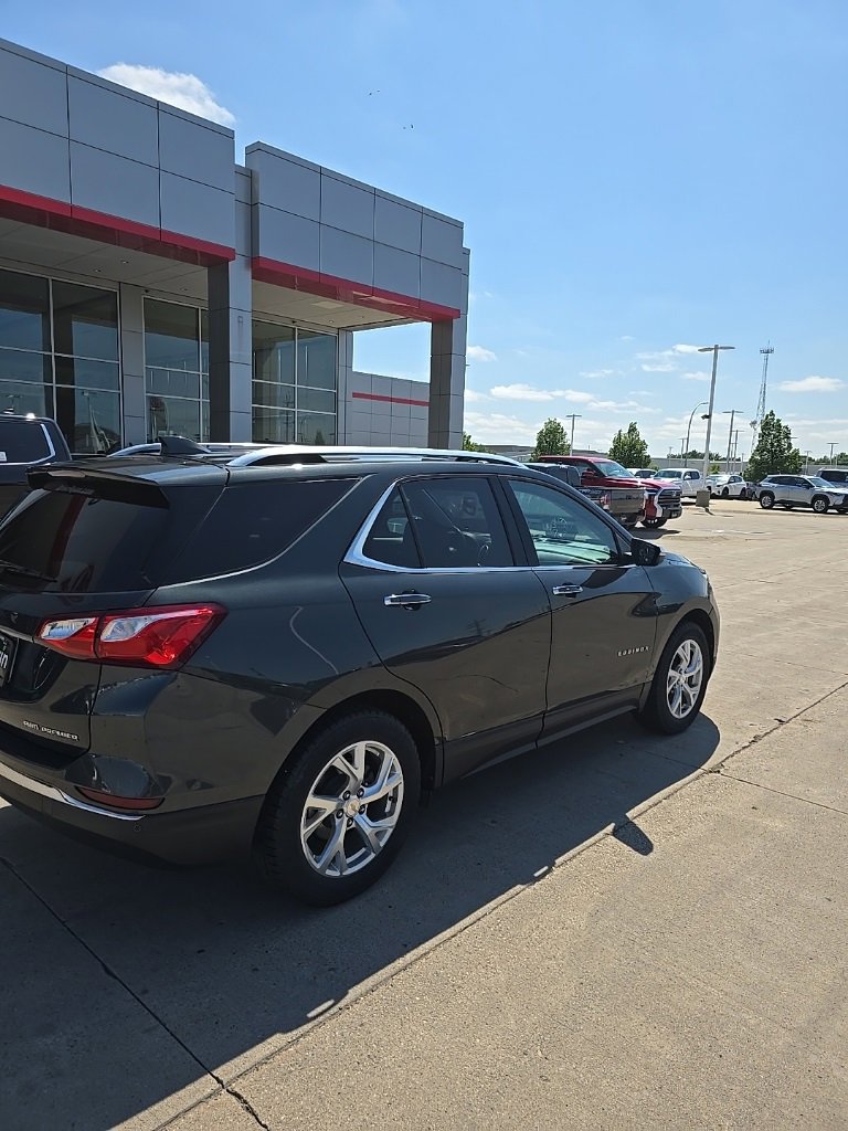 2020 Chevrolet Equinox Premier photo 3