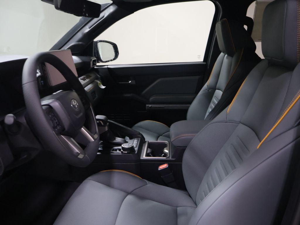 2026 Toyota Tacoma Trailhunter - Photo 8