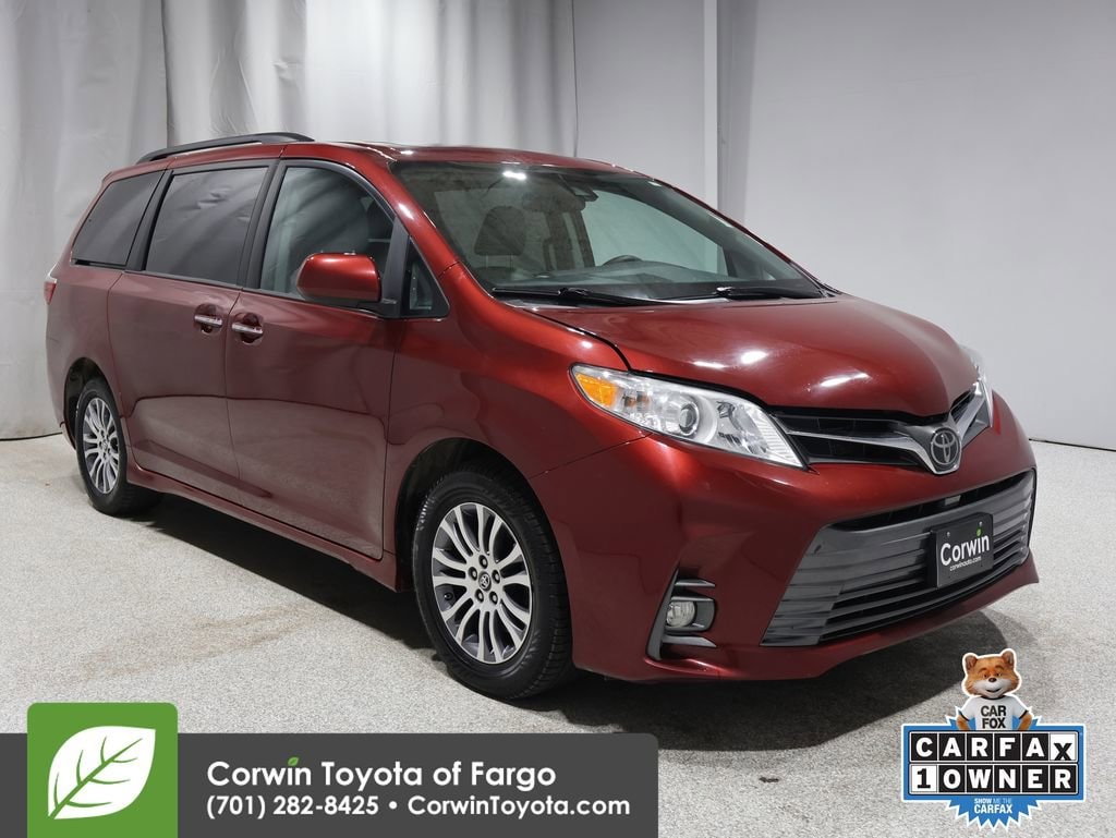 2020 Toyota Sienna XLE
