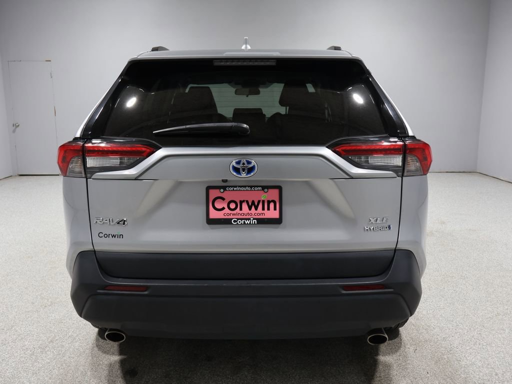 2024 Toyota RAV4 Hybrid XLE photo 3