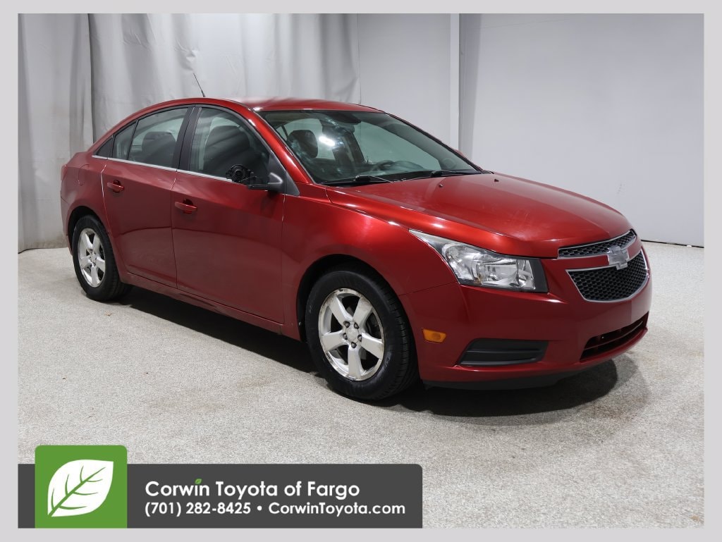 Used 2014 Chevrolet Cruze 1LT with VIN 1G1PC5SB0E7326700 for sale in Fargo, ND
