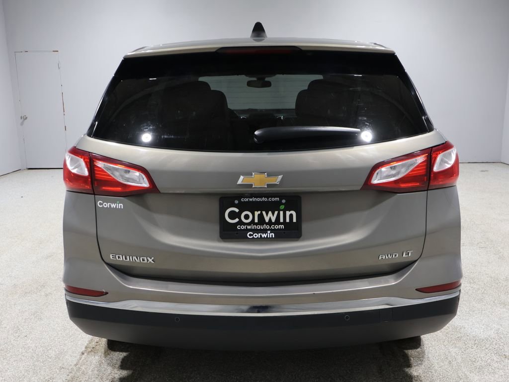 2018 Chevrolet Equinox LT photo 3