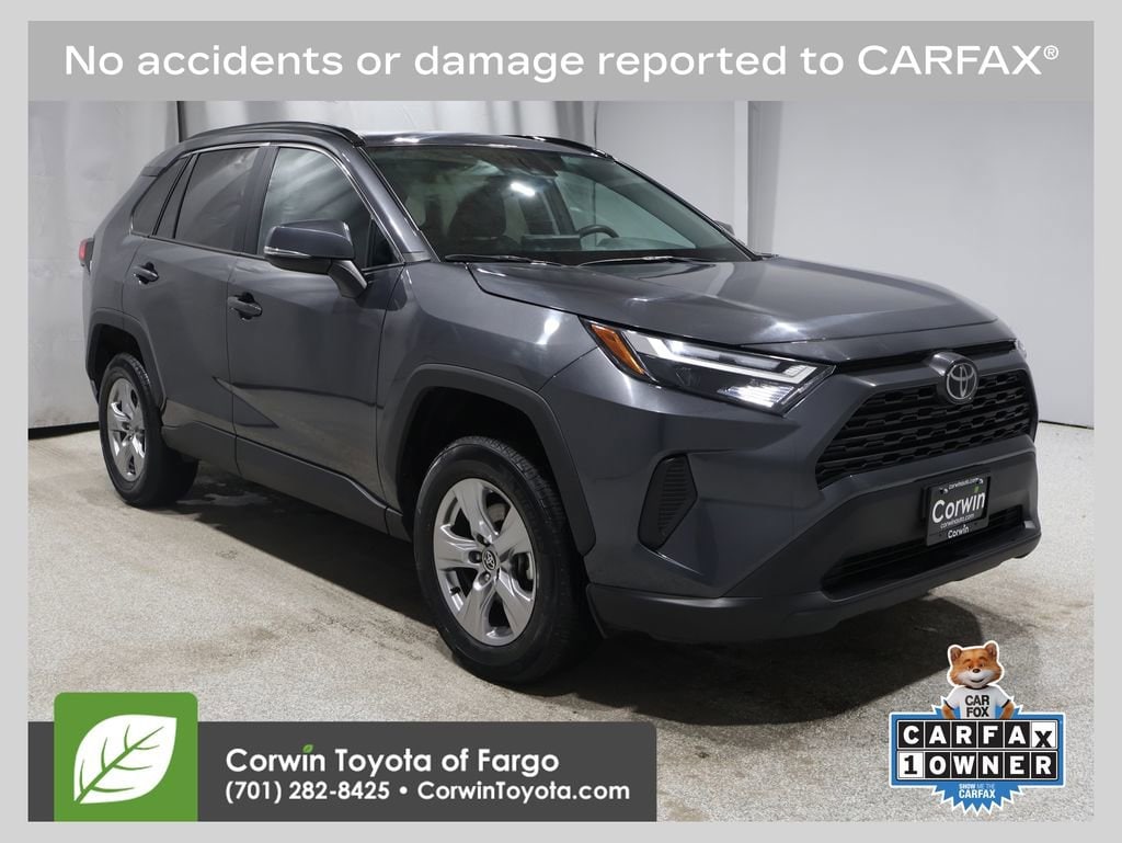 2024 Toyota RAV4 XLE's photo