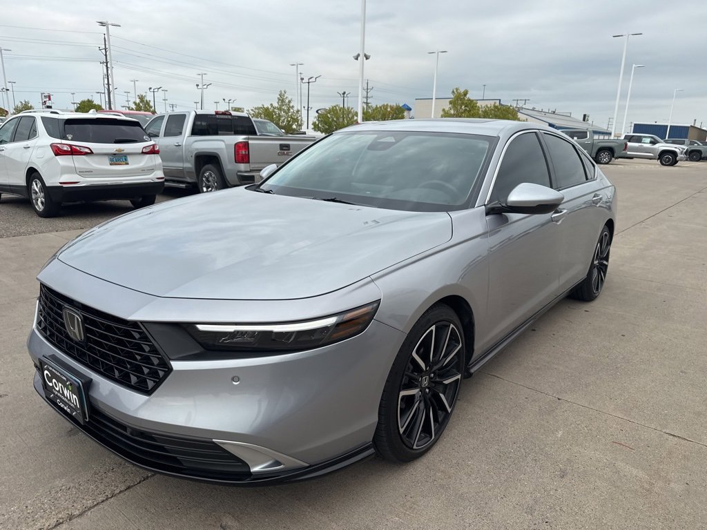 2024 Honda Accord Hybrid Touring photo 3