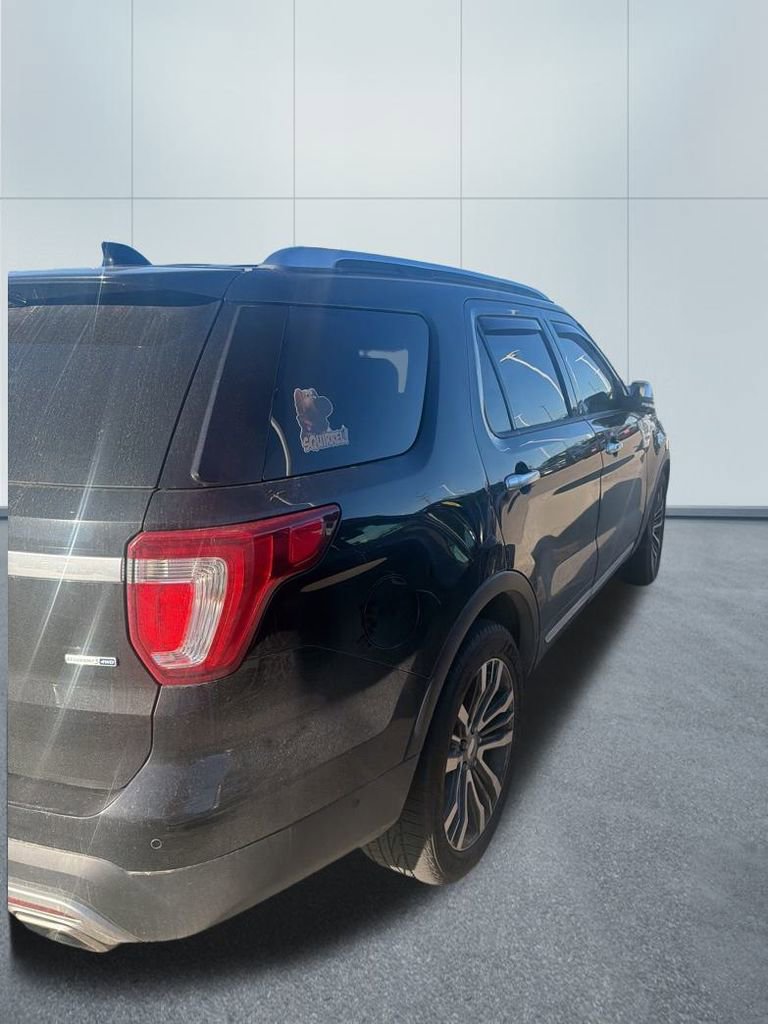 2017 Ford Explorer Platinum photo 2