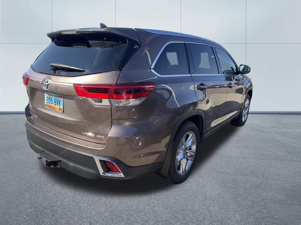 2019 Toyota Highlander Limited Platinum photo 3