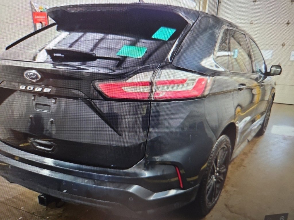 2024 Ford Edge ST photo 3