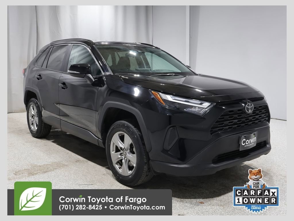 2024 Toyota RAV4 XLE's photo