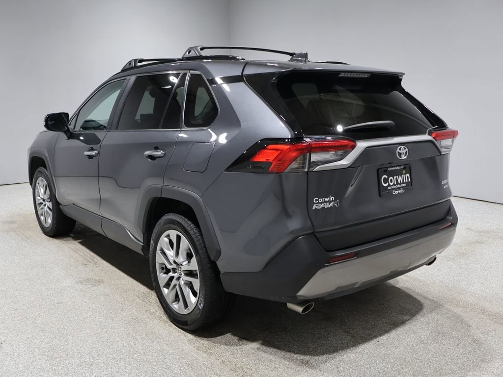 2023 Toyota RAV4 Limited photo 3