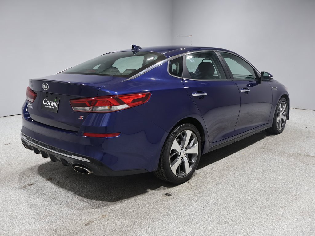 2019 Kia Optima S photo 2