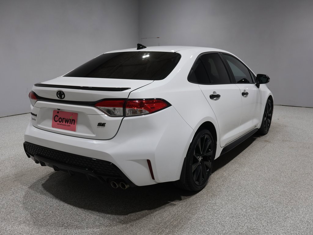 2022 Toyota Corolla SE photo 2