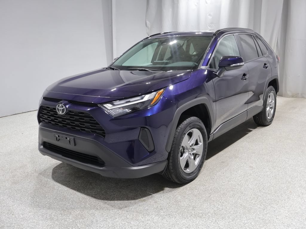 2025 Toyota RAV4 XLE - Photo 7