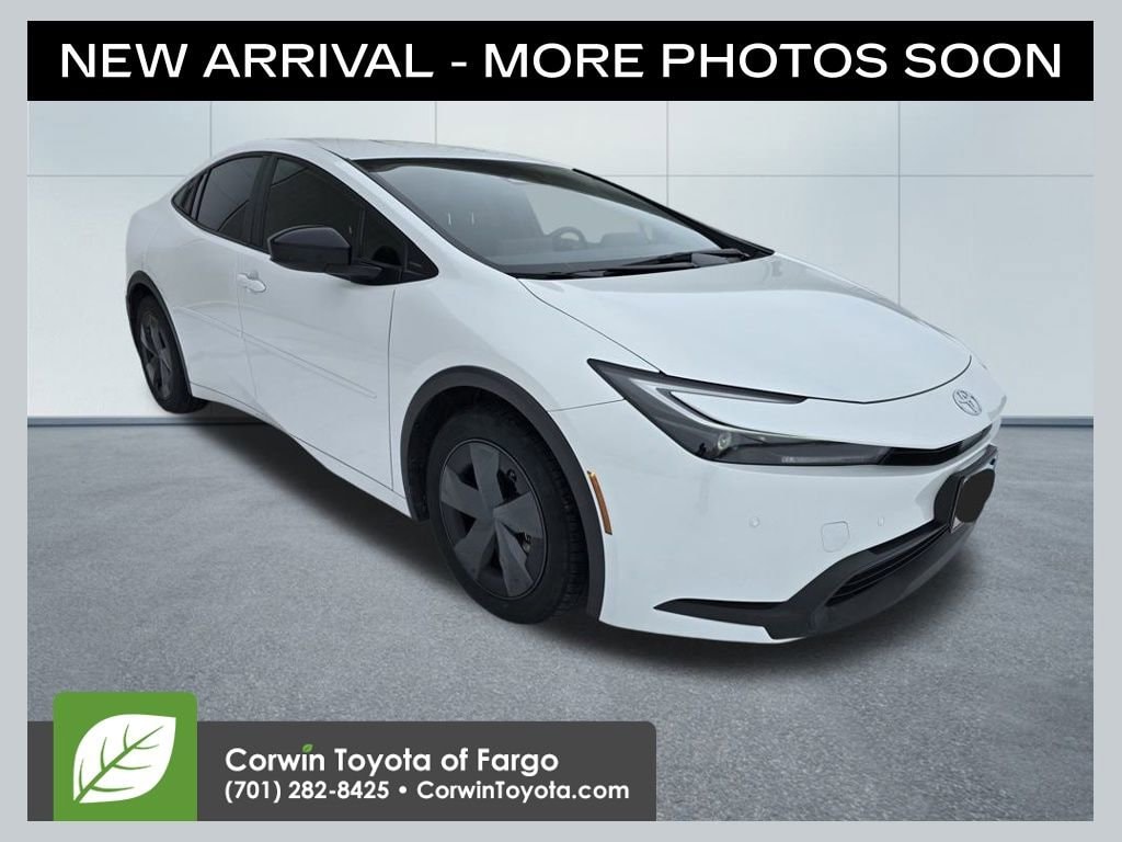2023 Toyota Prius LE's photo