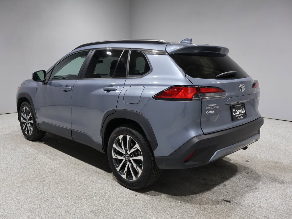 2022 Toyota Corolla Cross XLE photo 4