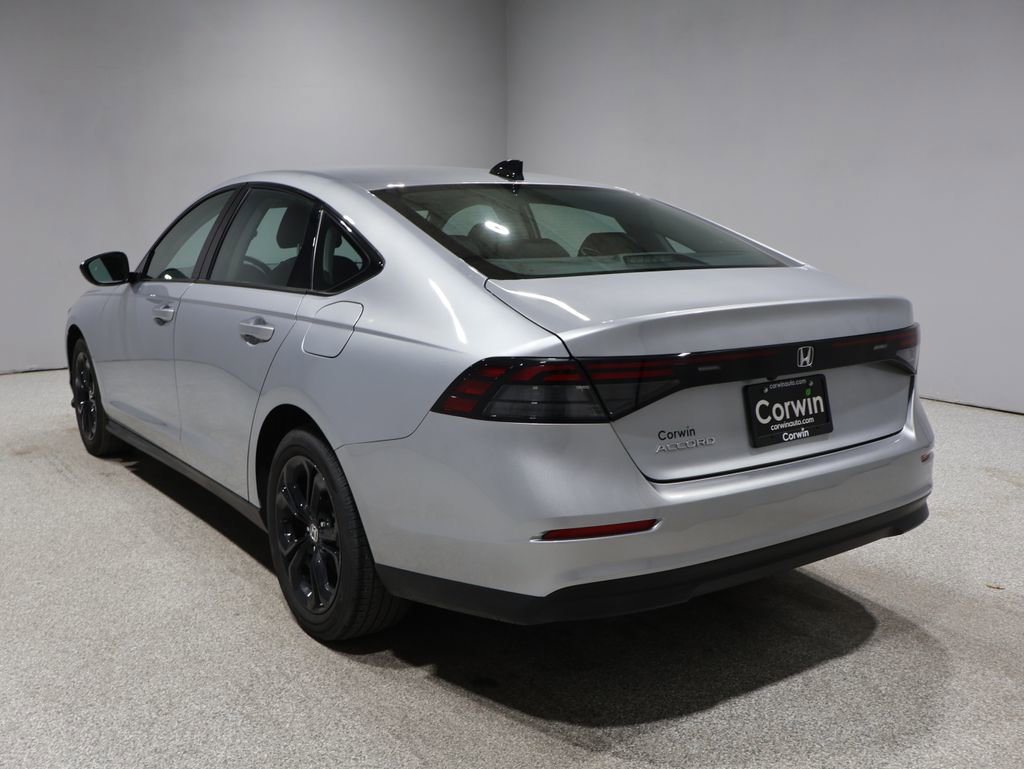 2025 Honda Accord SE photo 4