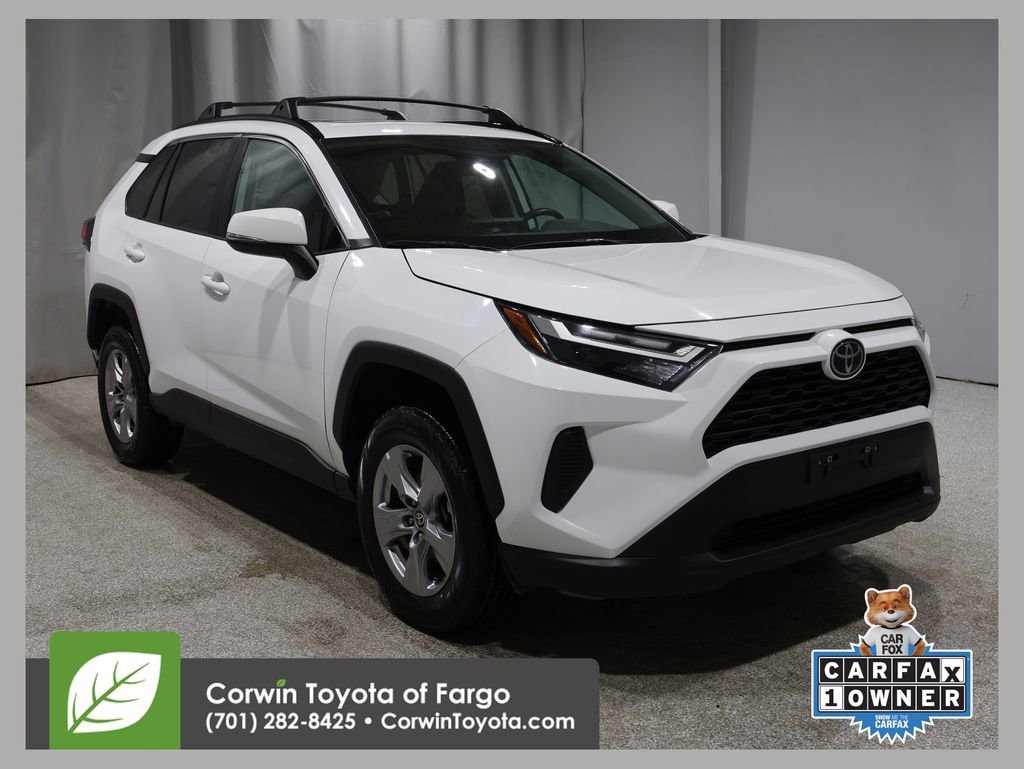 2024 Toyota RAV4 XLE's photo