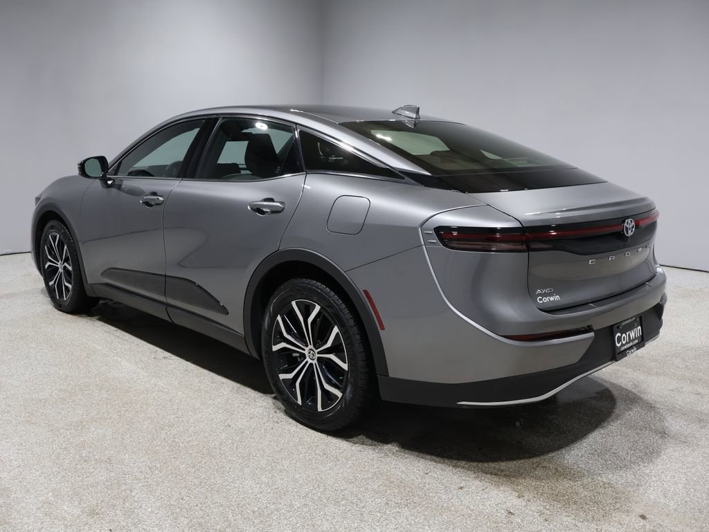 2023 Toyota Crown XLE photo 4