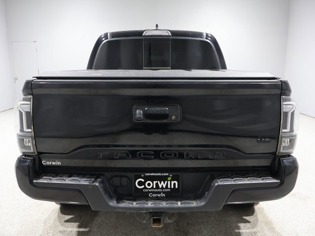 2020 Toyota Tacoma TRD Sport photo 3