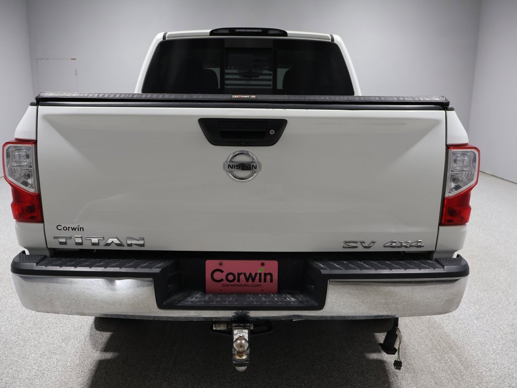 2018 Nissan Titan SV photo 3