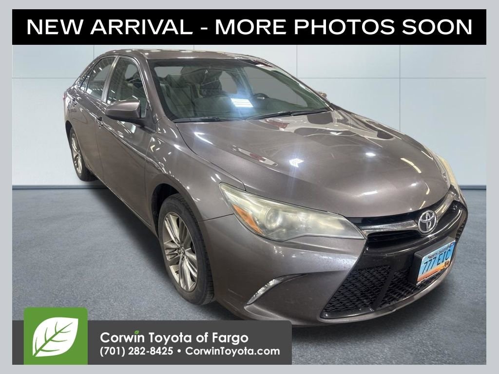 2015 Toyota Camry 2.5 Auto SE's photo