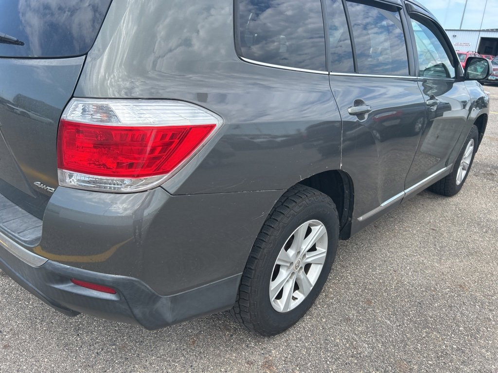 2012 Toyota Highlander Base photo 2