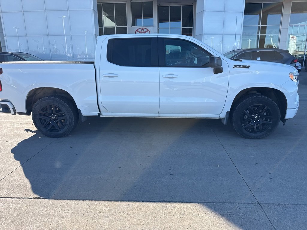 2023 Chevrolet Silverado 1500 RST photo 3