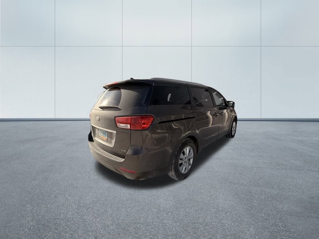 2016 Kia Sedona LX photo 3