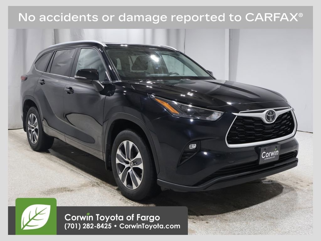 2024 Toyota Highlander XLE's photo