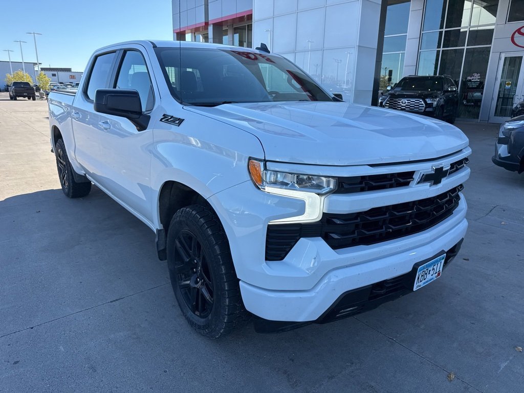 2023 Chevrolet Silverado 1500 RST photo 2