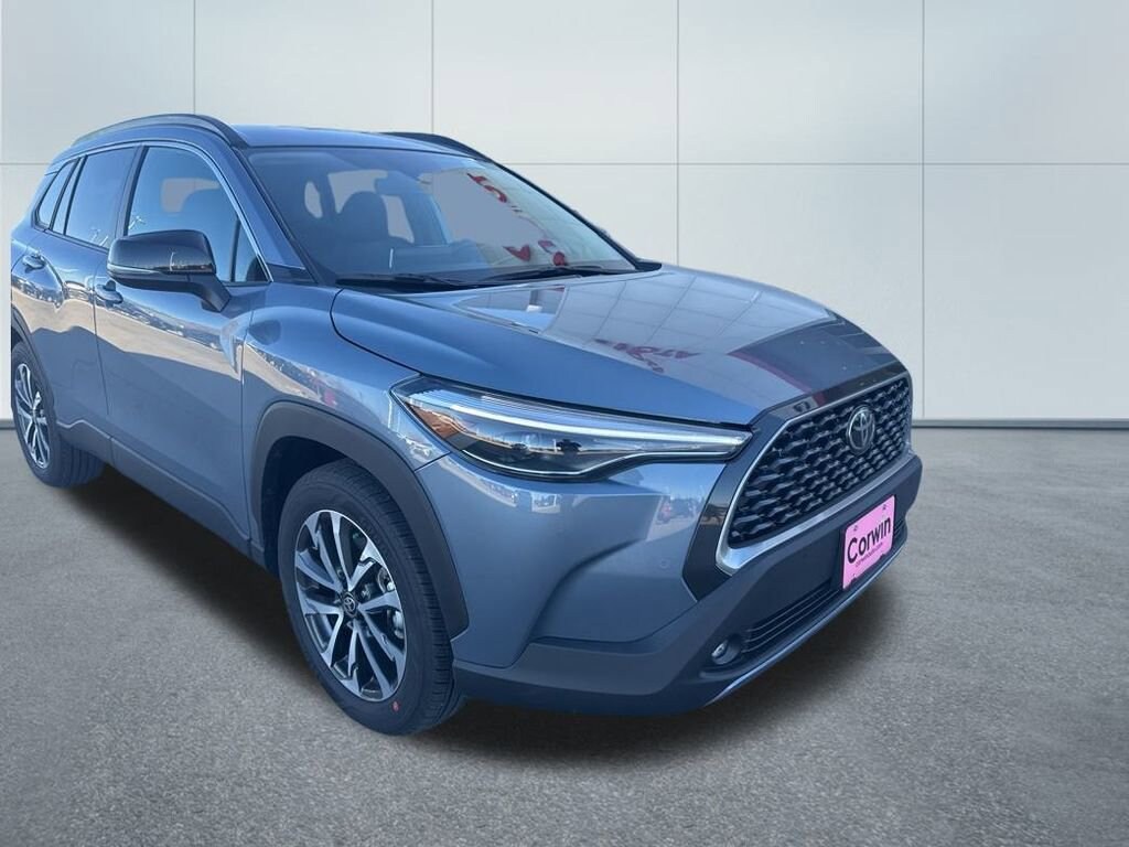 Used 2025 Toyota Corolla Cross XLE SUV