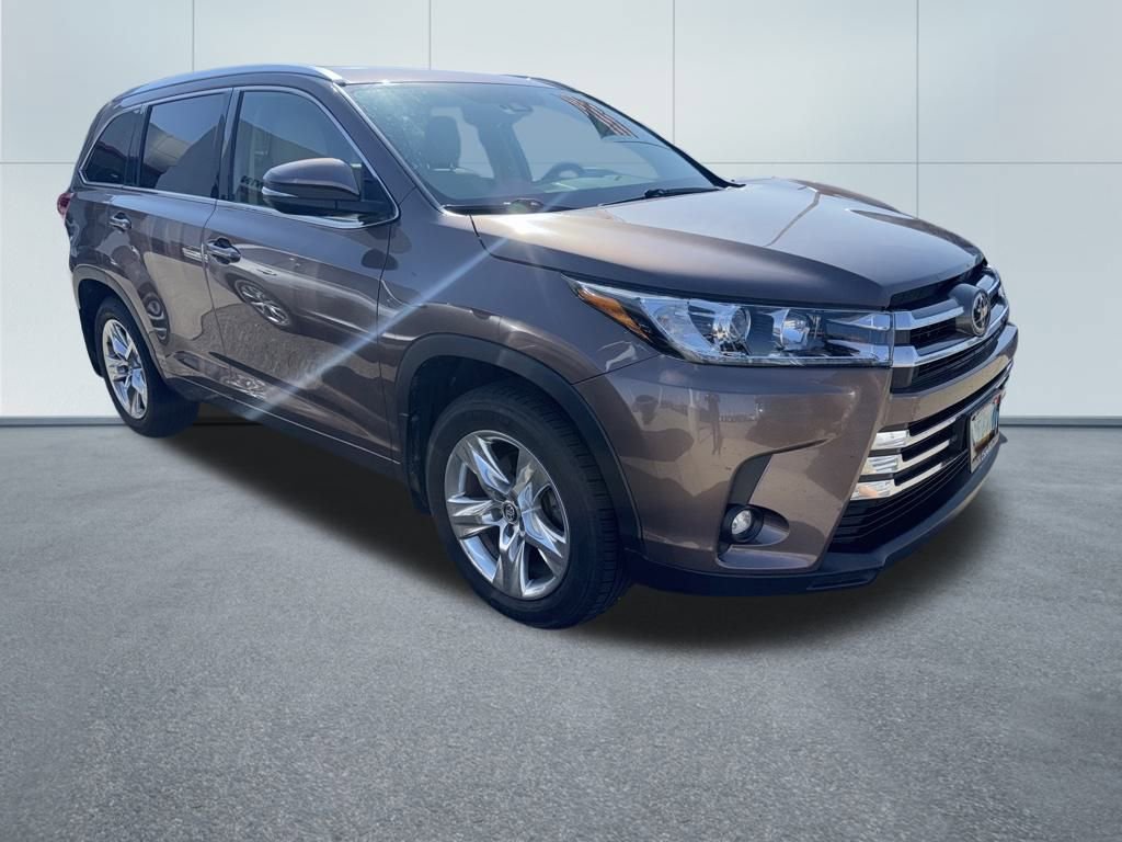 2019 Toyota Highlander Limited Platinum photo 2