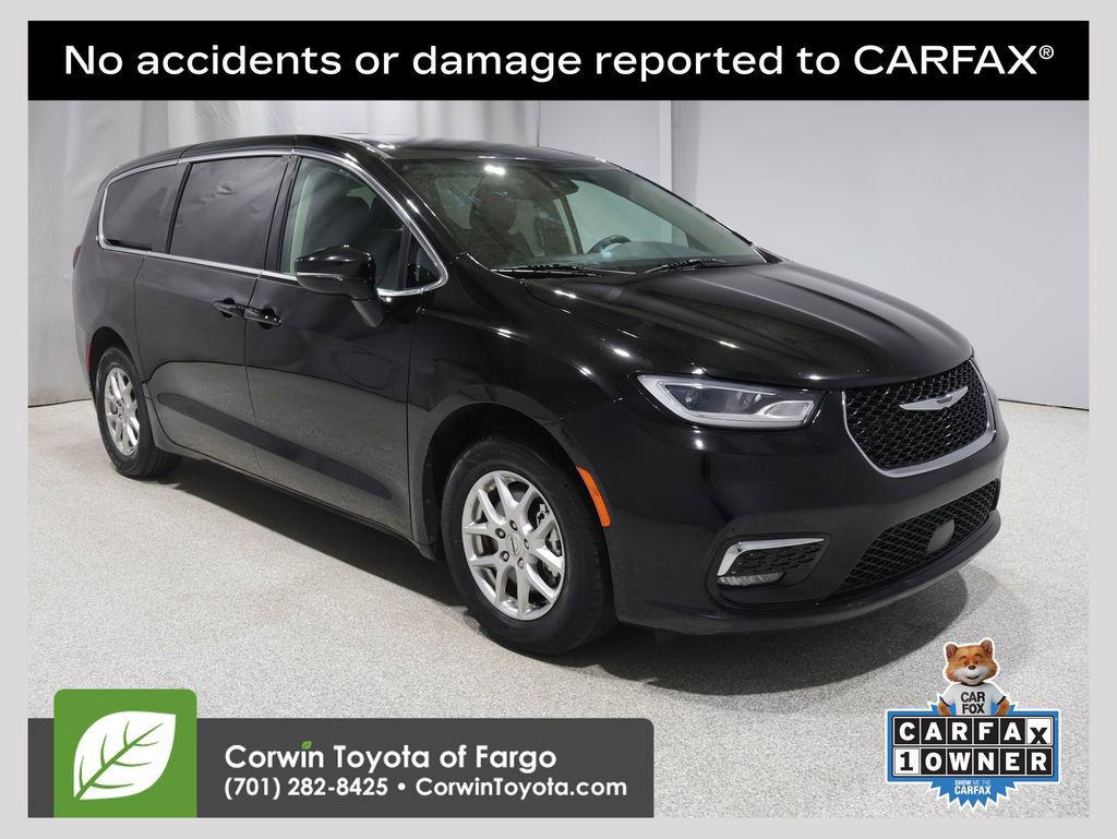 2024 Chrysler Pacifica Touring L's photo