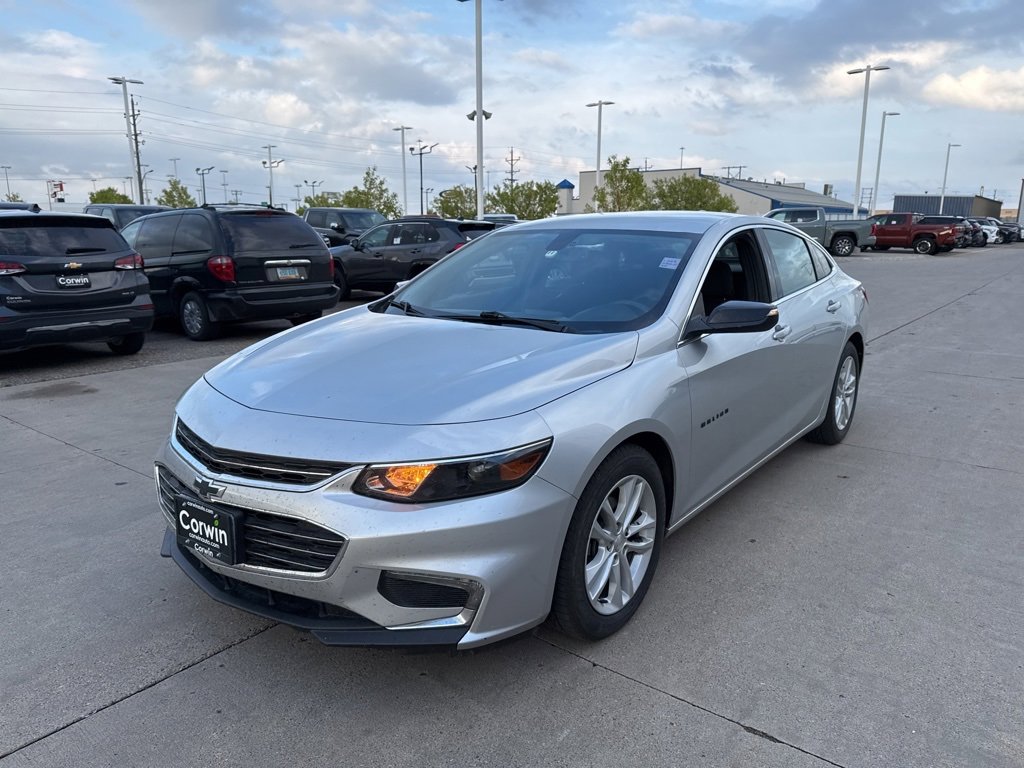 2017 Chevrolet Malibu 1LT photo 4