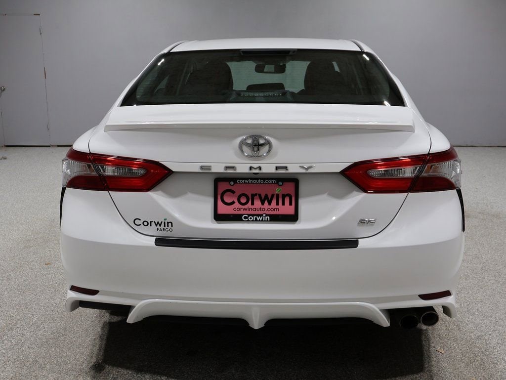 Used 2018 Toyota Camry SE Sedan
