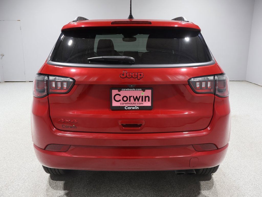 2022 Jeep Compass Limited photo 2