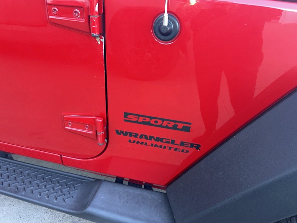 2014 Jeep Wrangler Unlimited Sport photo 2