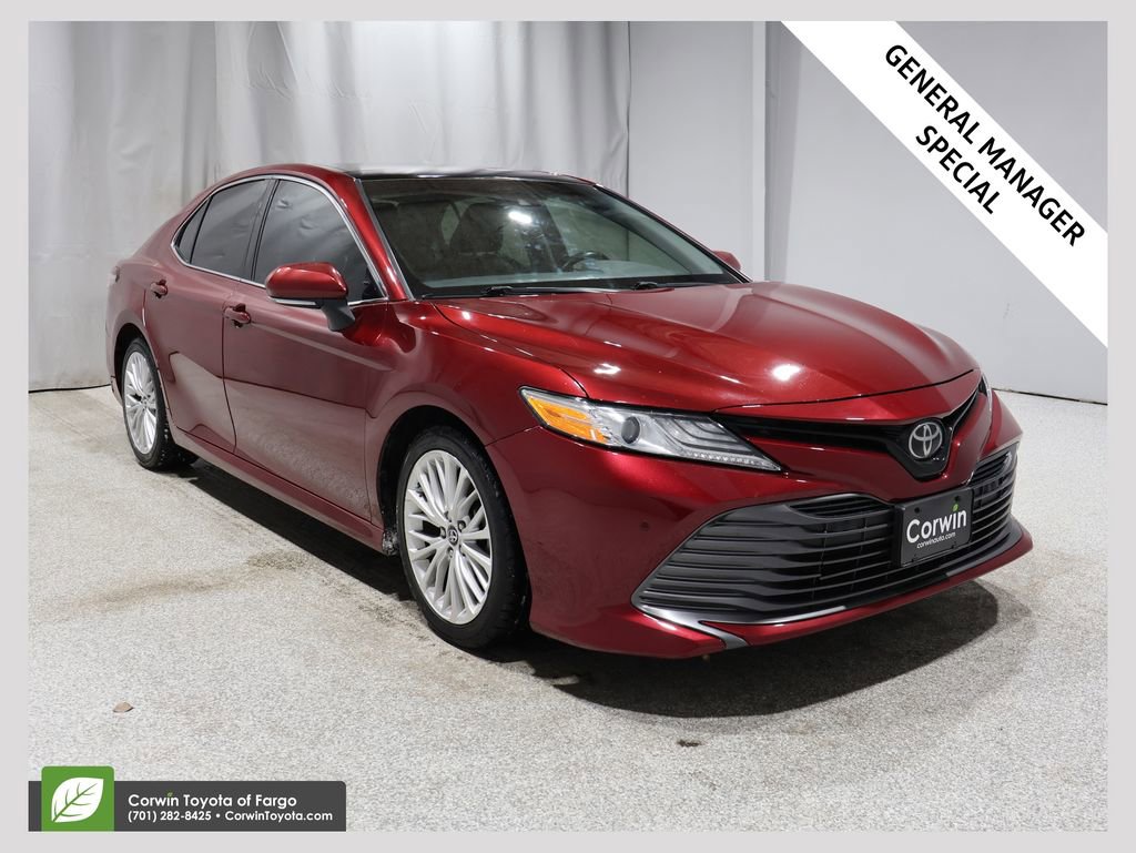 2018 Toyota Camry XLE's photo