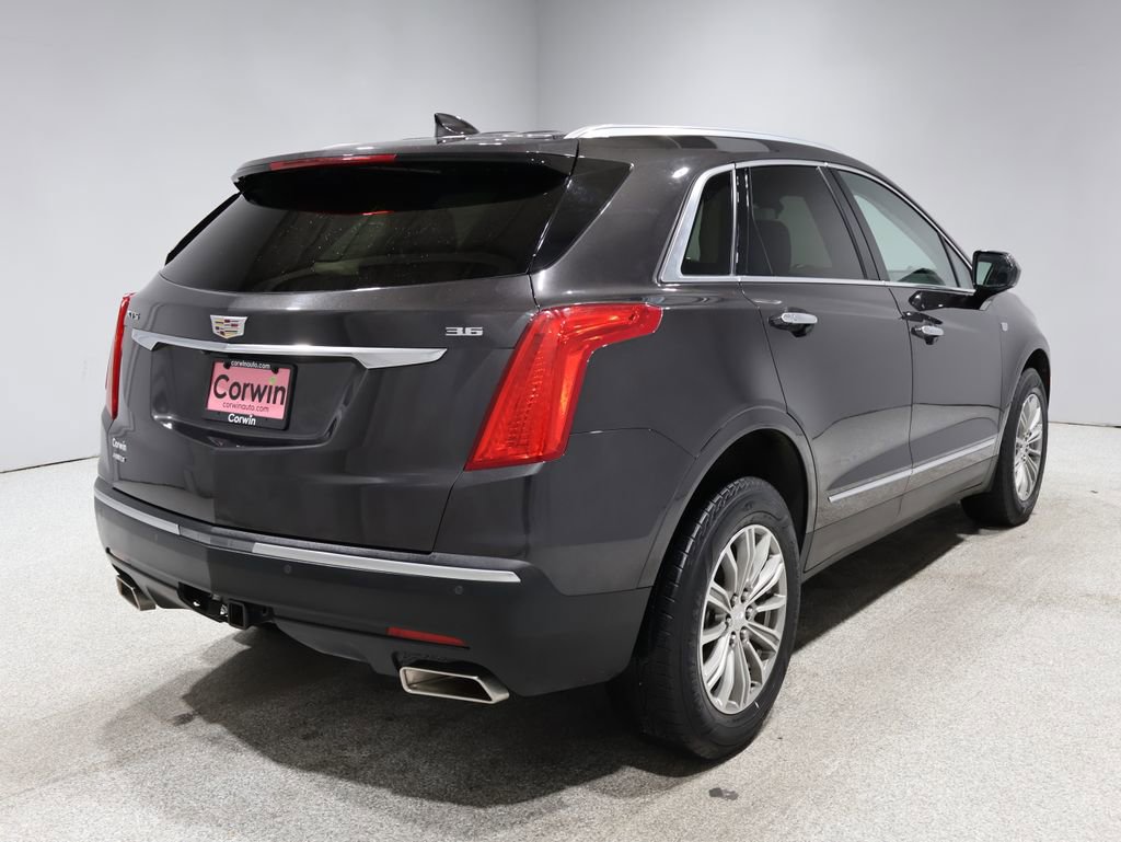 2018 Cadillac XT5 Luxury photo 2