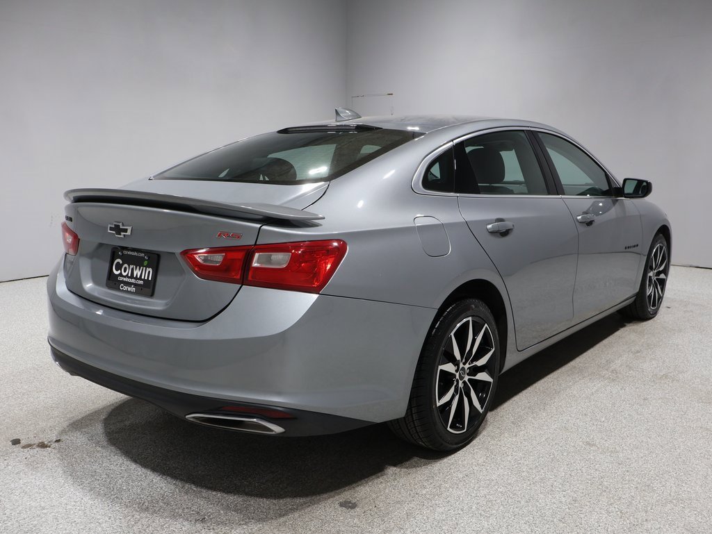 2023 Chevrolet Malibu RS photo 2